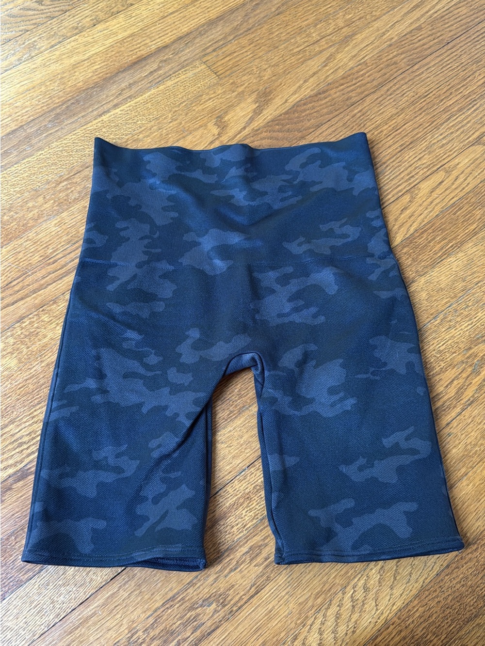 Spanx compression bike shorts, small